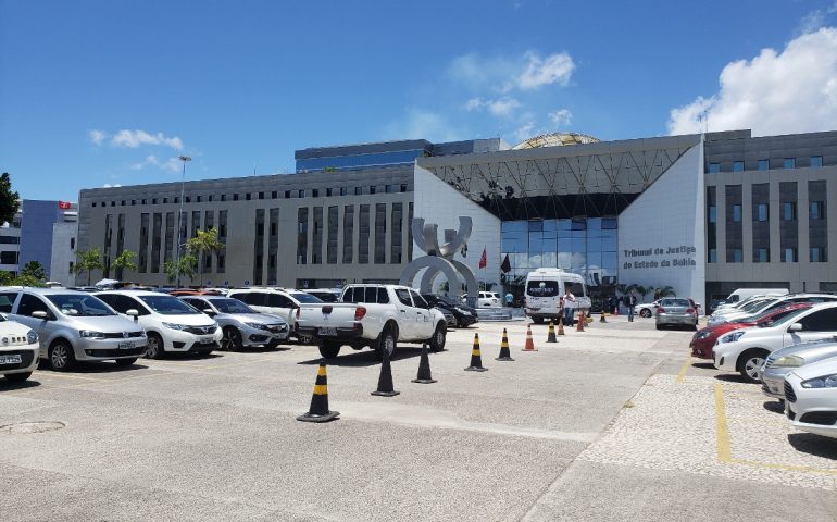 Tribunal de Justiça - Vidro Refletivo prata