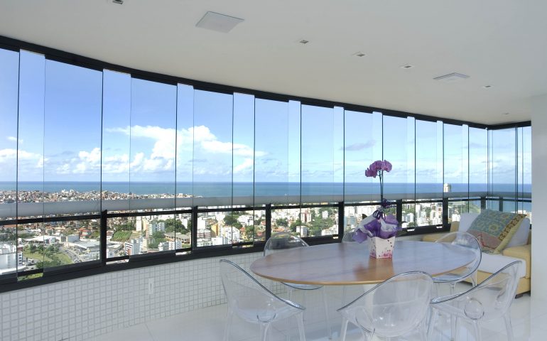 Edf. Levimachevsk - Aluminio preto, vidro incolor