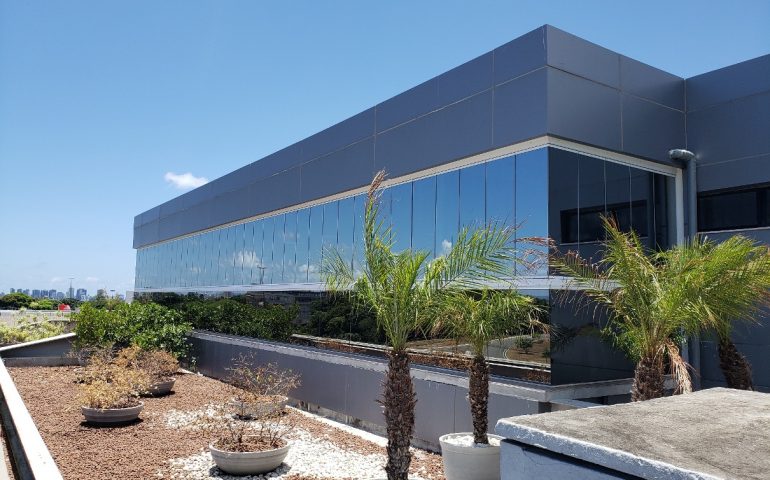 Tribunal de Justiça - Vidro Refletivo prata